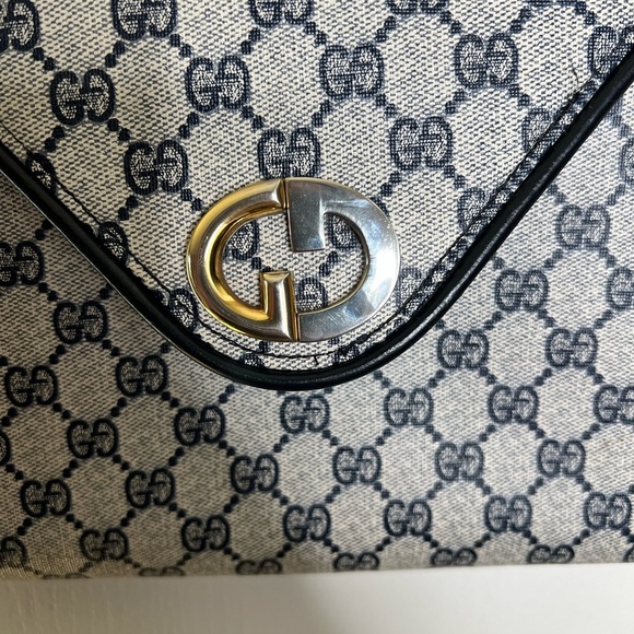 Vintage Gucci Shoulder Bag - Picture 3 of 16